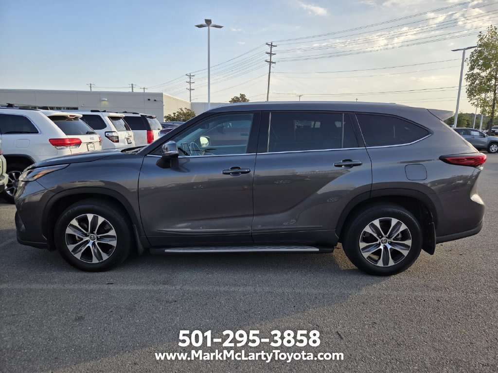 Used 2022 Toyota Highlander XLE FWD image 7