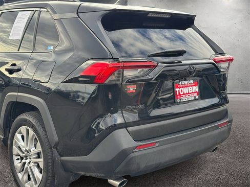 Used 2024 Toyota RAV4 XLE Premium image 5
