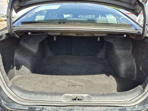 Used 2024 Nissan Altima 2.5 SV FWD image 20