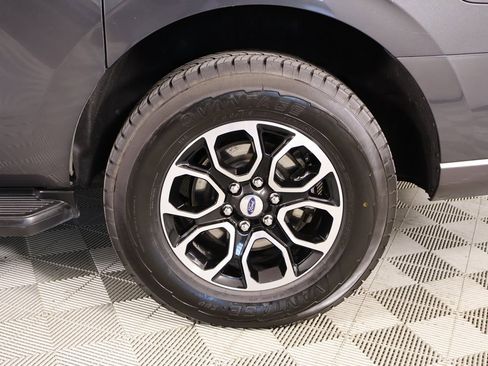 Used 2023 Ford Expedition Max XLT image 20