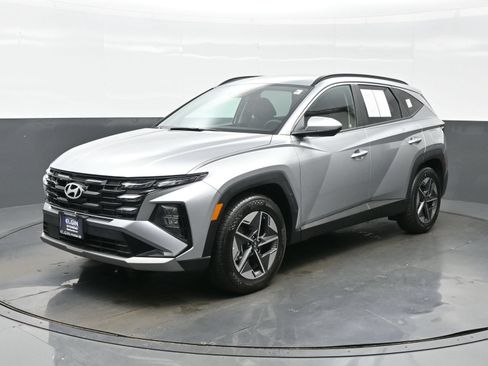 Used 2026 Hyundai Tucson SEL FWD image 2