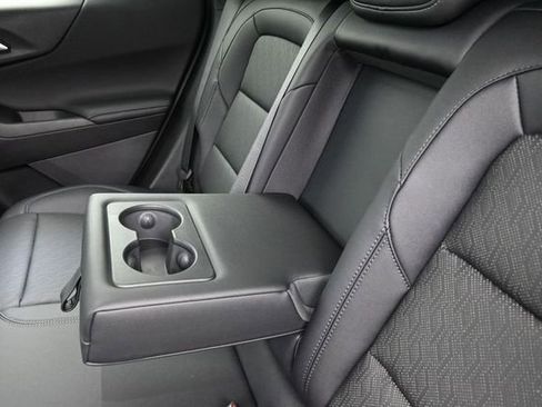 New 2026 Chevrolet Equinox LT w/ Convenience Package II FWD image 27
