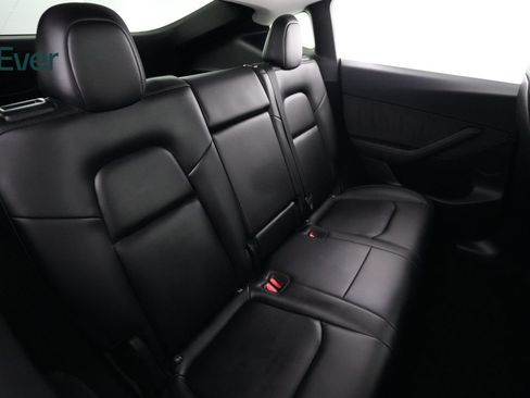Used 2024 Tesla Model Y Long Range RWD image 5