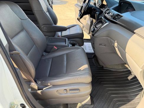Used 2014 Honda Odyssey Touring Elite image 14