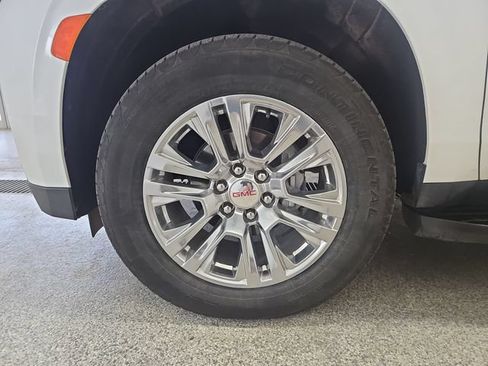 Used 2023 GMC Yukon XL Denali AWD/4WD image 25