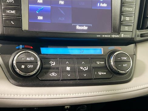 Used 2018 Toyota RAV4 Limited image 27