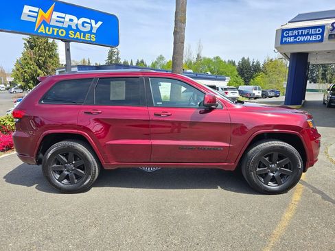 Used 2020 Jeep Grand Cherokee Altitude AWD/4WD image 9