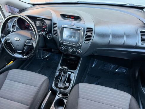 Used 2018 Kia Forte S w/ S Technology Plus Package FWD image 32