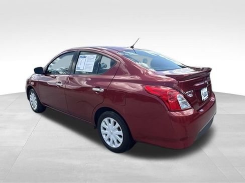 Used 2019 Nissan Versa SV FWD image 5