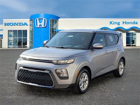 Used 2022 Kia Soul LX w/ Technology Package image 1