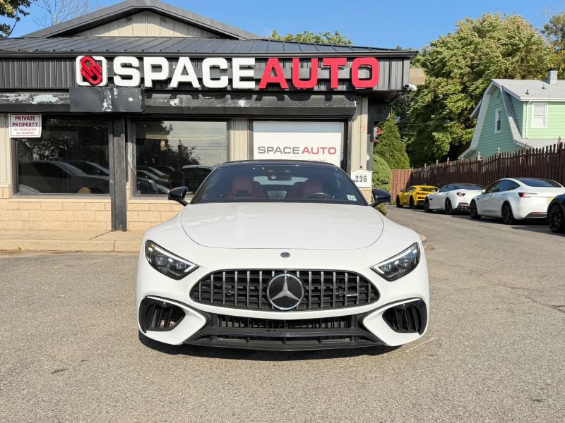 Used 2022 Mercedes-Benz SL 63 AMG 4MATIC w/ Driver Assistance Package image 4