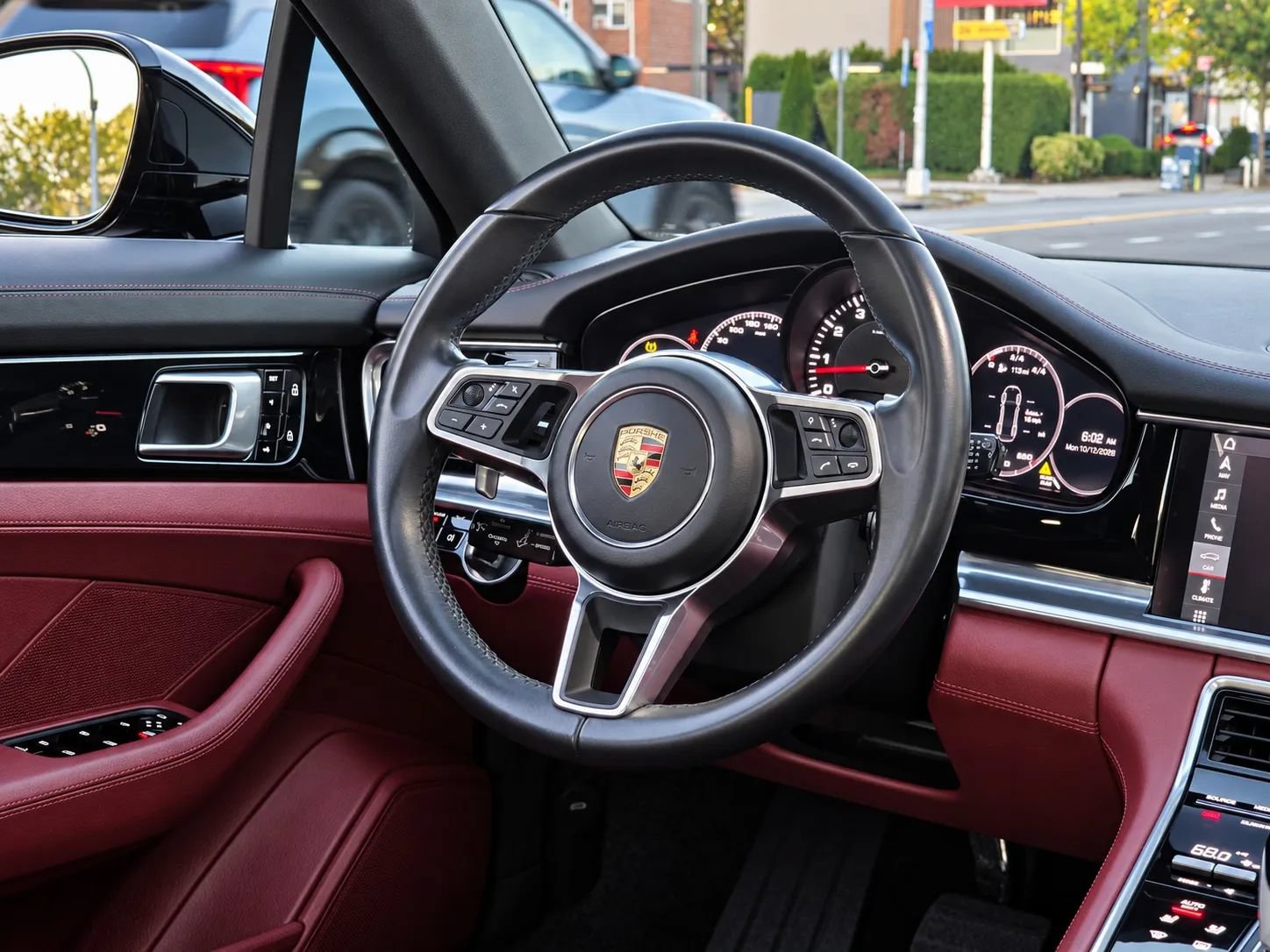 Used 2019 Porsche Panamera 4 AWD/4WD image 22