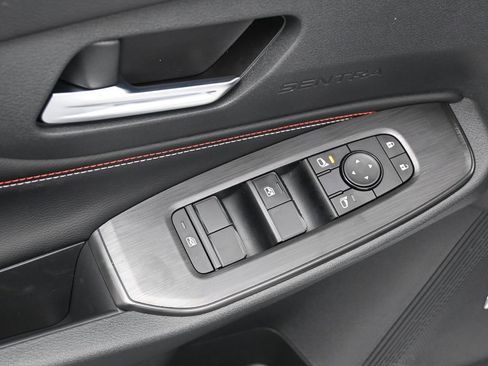 New 2026 Nissan Sentra SR w/ SR Premium Package FWD image 15