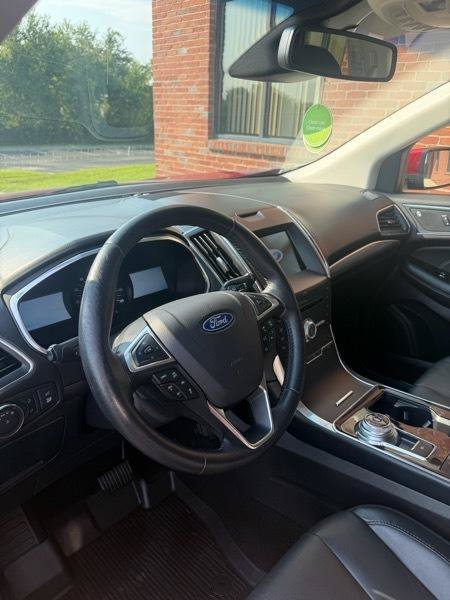 Used 2019 Ford Edge Titanium w/ Cold Weather Package AWD/4WD image 9