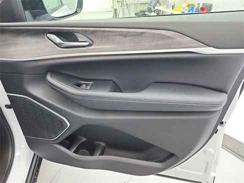 New 2026 Jeep Grand Cherokee L Limited image 42