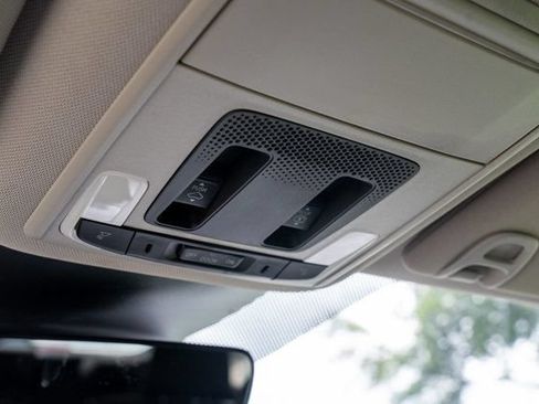 Used 2024 Honda Pilot Touring image 39