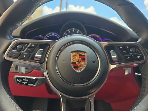 Used 2022 Porsche Cayenne AWD/4WD image 20