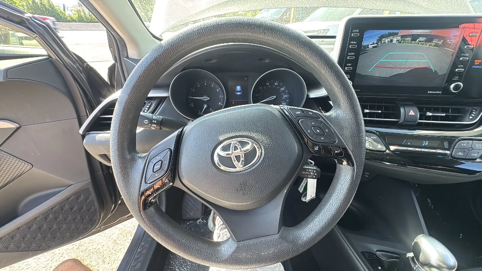 Used 2021 Toyota C-HR LE FWD image 31