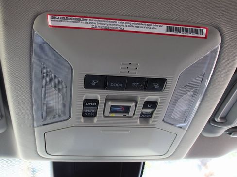 Used 2023 Toyota RAV4 XLE Premium image 27