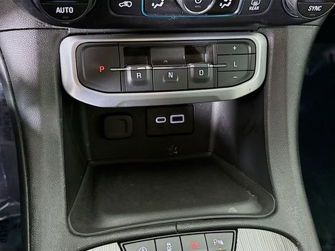 Used 2020 GMC Acadia SLT image 8