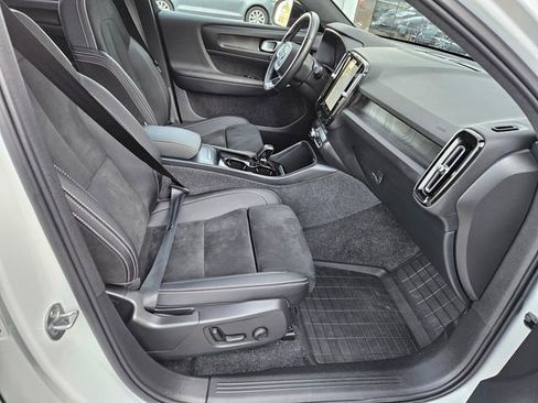 Certified 2023 Volvo C40 P8 Recharge Ultimate w/ Protection Package Premier AWD/4WD image 19