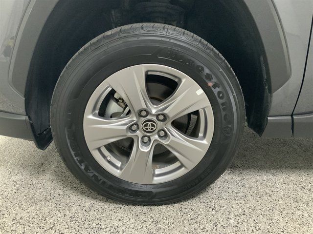 Used 2023 Toyota RAV4 LE AWD/4WD image 10