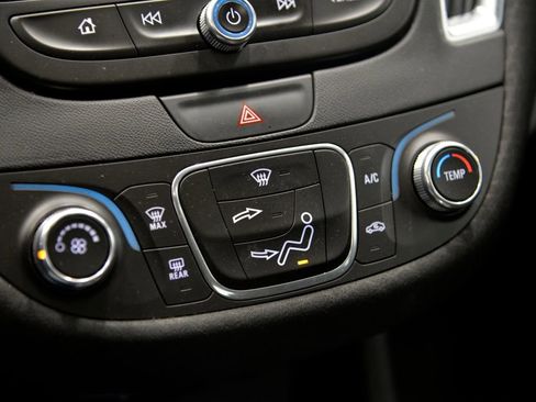 Used 2018 Chevrolet Malibu LT image 24