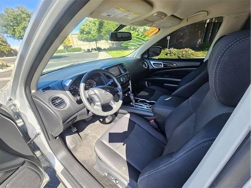 Used 2018 Nissan Pathfinder SV AWD/4WD image 12