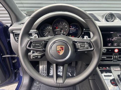 Certified 2026 Porsche Macan AWD/4WD image 15