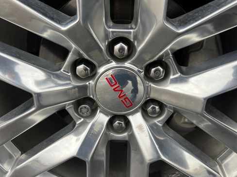 Used 2020 GMC Sierra 1500 SLT image 41