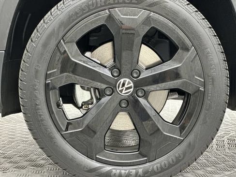 Used 2026 Volkswagen Taos SE AWD/4WD image 10