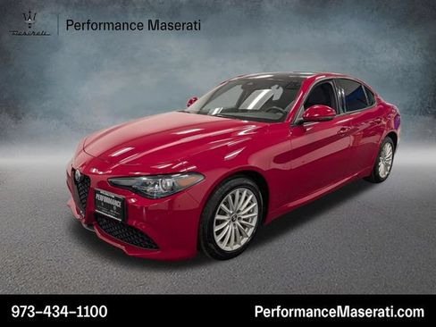Used 2023 Alfa Romeo Giulia Sprint AWD/4WD image 1