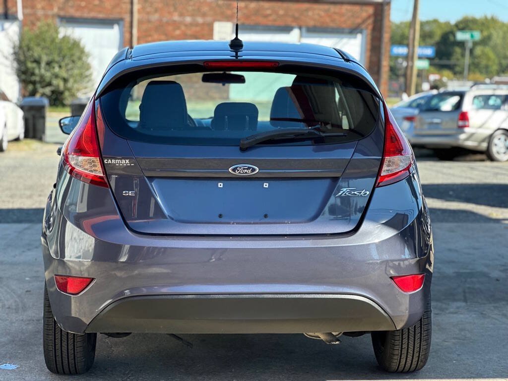 Used 2013 Ford Fiesta SE FWD image 6