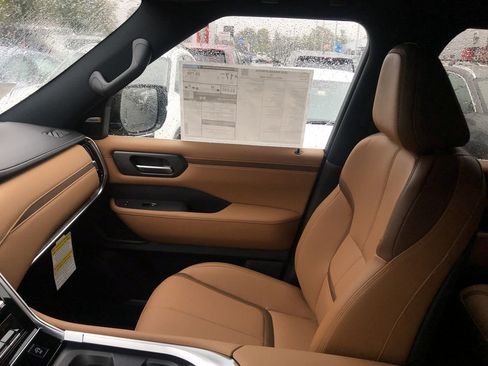 New 2026 Nissan Armada SL w/ Captain's Chari Seat Package image 33