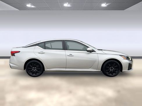 Used 2023 Nissan Altima 2.5 S image 8
