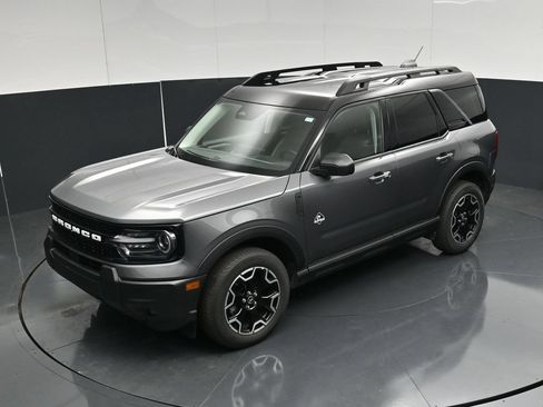 Used 2025 Ford Bronco Sport Outer Banks AWD/4WD image 39