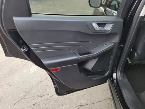 Certified 2022 Ford Escape Titanium image 15