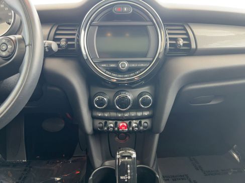 Used 2020 MINI Cooper 4-Door Hardtop image 24