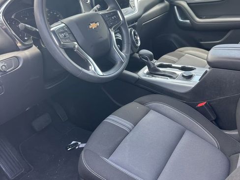 Used 2025 Chevrolet Blazer LT FWD image 2
