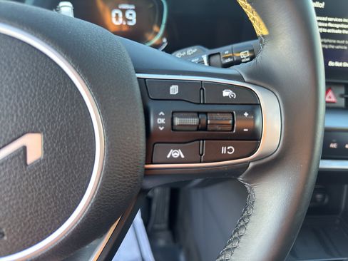 Used 2025 Kia Sportage EX w/ Premium Package image 20