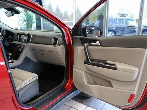 Used 2017 Kia Sportage EX image 38