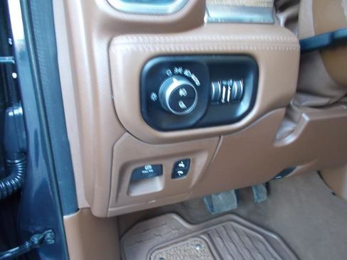 Used 2019 RAM 1500 Limited image 33