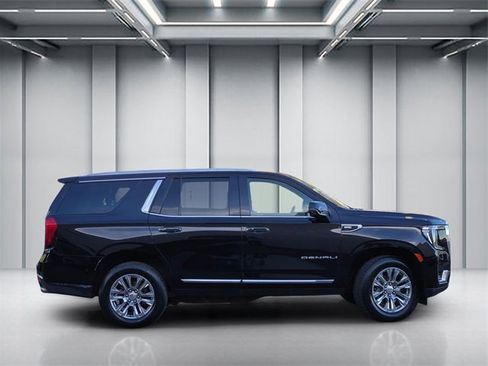 Used 2023 GMC Yukon Denali image 3