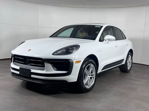 Certified 2025 Porsche Macan AWD/4WD image 1