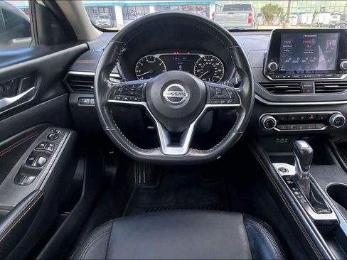 Used 2022 Nissan Altima 2.5 SR w/ Midnight Edition Package image 6