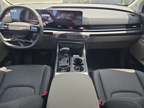 New 2027 Kia Carnival EX FWD image 13