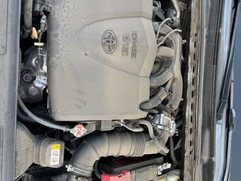 Used 2018 Toyota Camry XSE w/ Driver Assist Package image 34