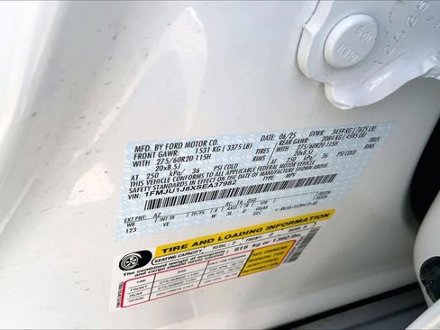 Certified 2025 Ford Expedition Active image 33