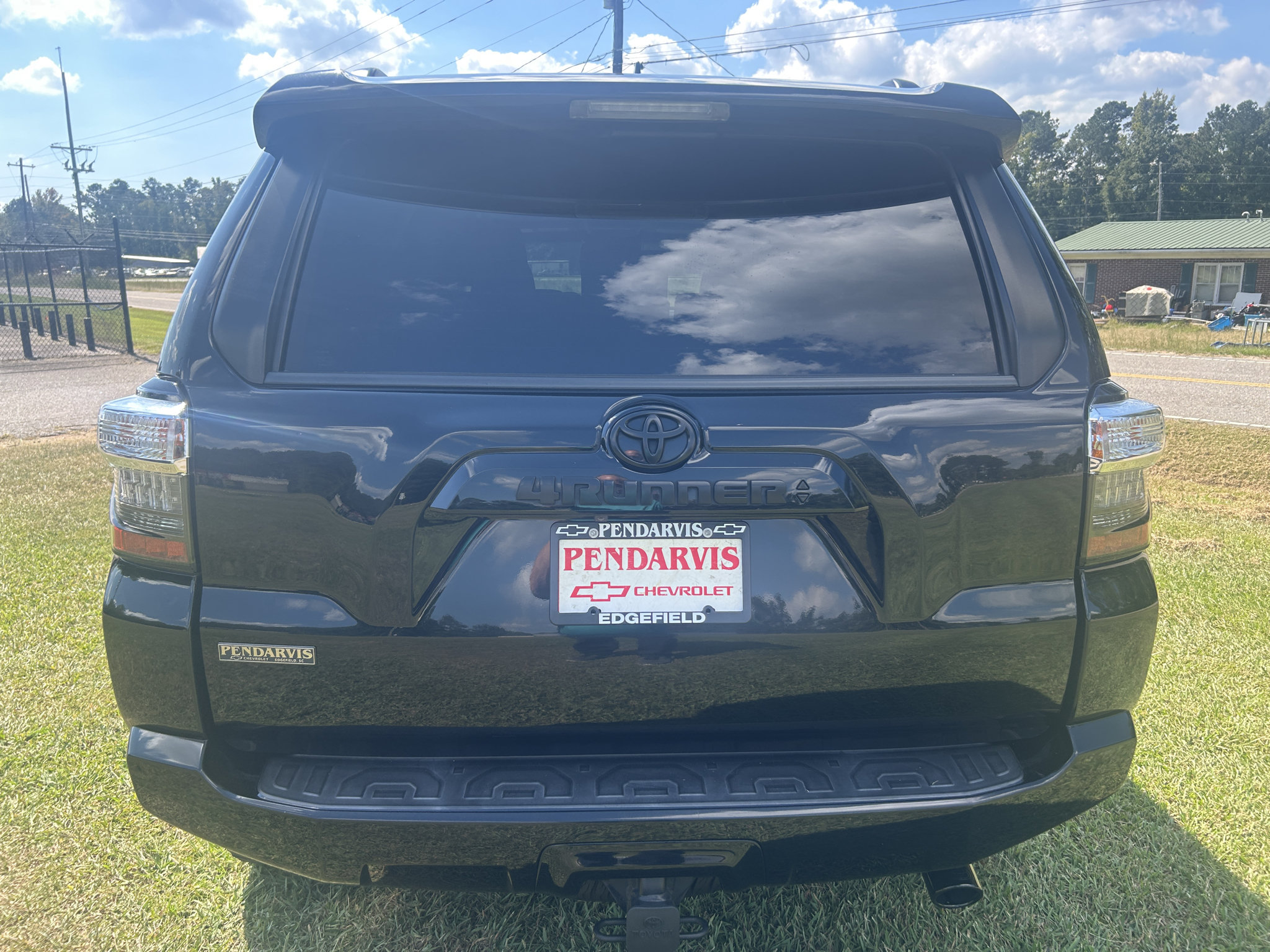 Used 2020 Toyota 4Runner SR5 Premium w/ Moonroof Package AWD/4WD image 4