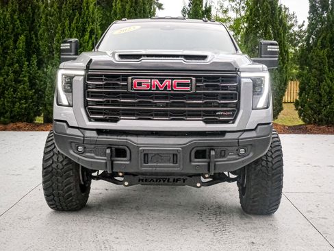 Used 2025 GMC Sierra 2500 AT4X w/ AT4X AEV Edition AWD/4WD image 3